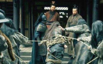 吕布兵败下邳曹操俘获四名大将，为什么高顺被杀张辽得以重用