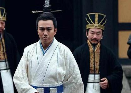 杨修和司马懿相比 为什么曹操只杀杨修呢