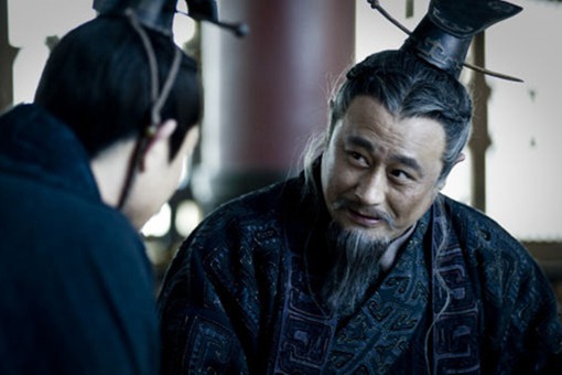 秦王在李斯害死韩非后怎么没有惩治他？