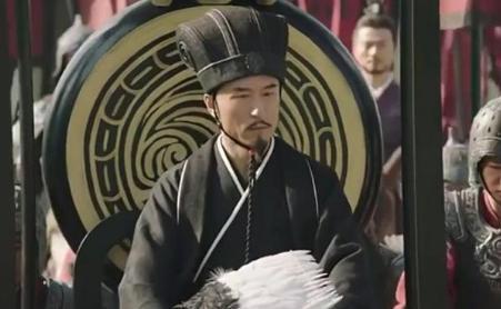 诸葛亮为什么被称为“卧龙”