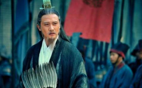 诸葛亮为什么被称为“卧龙”