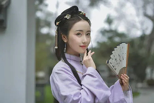 秦淮八艳之首柳如是这个名字怎么来的？