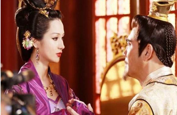 妃子深得宠爱竟然把皇帝当奴才使唤，最后下场如何