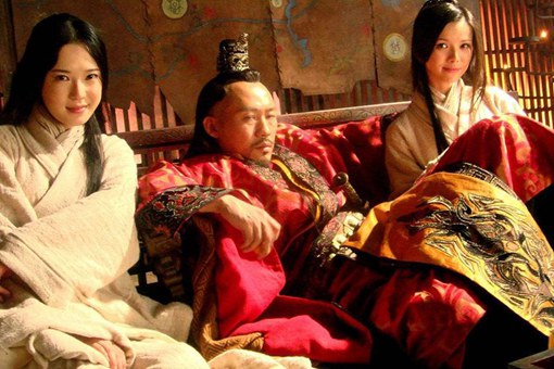 楚平王杀太子建的原因是什么，司马奋扬为什么舍命救太子