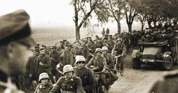 二战时德国为什么要率先进攻波兰