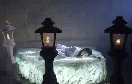 乾隆时期的风扇到底是什么样的 乾隆是如何改进的呢