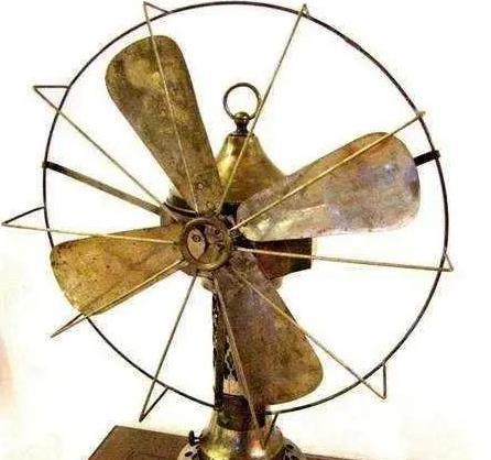 乾隆时期的风扇到底是什么样的 乾隆是如何改进的呢