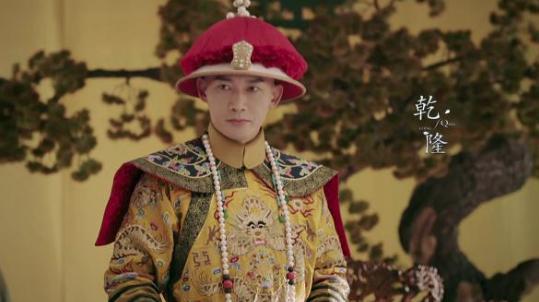 25岁登基的乾隆皇帝，是怎么在30岁之前掌握朝政大权的