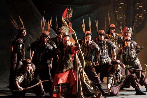 楚庄王继位后初期不问政事后来是怎么成为五霸之一的？