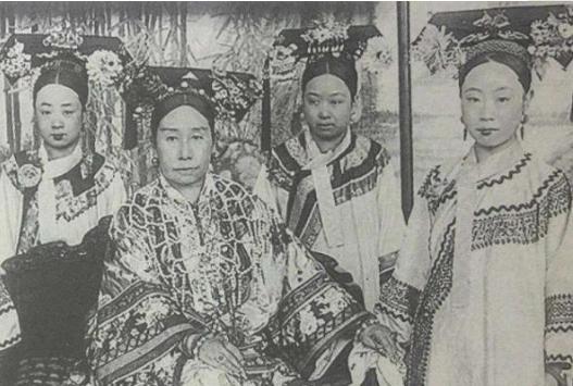 慈禧与军机大臣打麻将，为什么每次都能赢钱