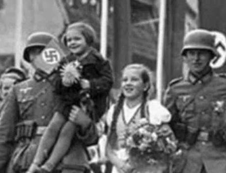 二战前，英法为何将捷克的苏台德送给德国?为什么苏台德地区的人还欢迎德军