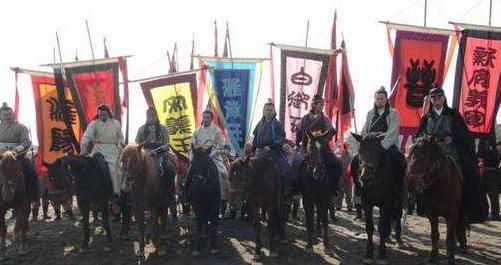 小说中是怎么描述十八路诸侯的 历史上的考究如何