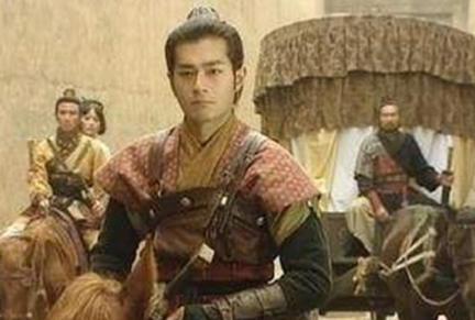 春秋战国时期的佩剑的风俗是怎么出现 为什么会蔓延到整个社会呢