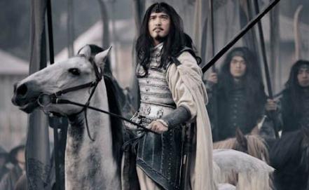 关羽被称为五虎上将之首，庞德为什么不怕关羽