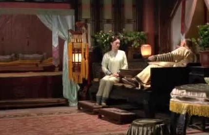 皇帝的床那么小两个人怎么睡呢 他们为什么不换一张大床呢