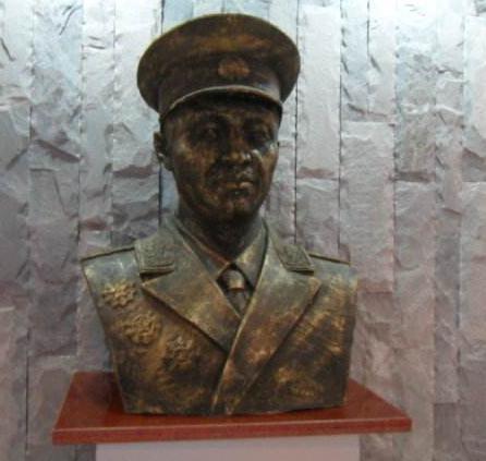 解方的生平都经历哪些事情 有关于他的评价如何