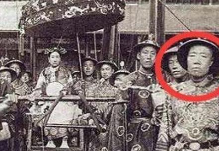 李莲英长相丑陋一点也不好看 慈禧为什么还如此宠信与他