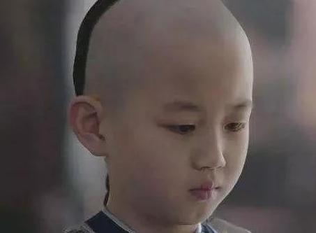 乾隆为什么带嘉庆去祭拜一个九岁小孩 这个小孩到底是谁