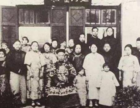 康有为的为人如何 为什么说他是一个不折不扣的伪君子呢