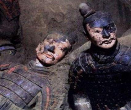 兵马俑为什么都是单眼皮的