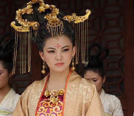 上官婉儿对武则天有杀父之仇 为什么她没有报仇呢