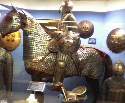 重骑兵为什么最后会被淘汰 它的主要缺点是什么