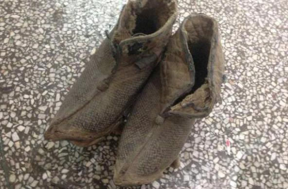 古人制造鞋子的时候，鞋尖为什么是上翘的