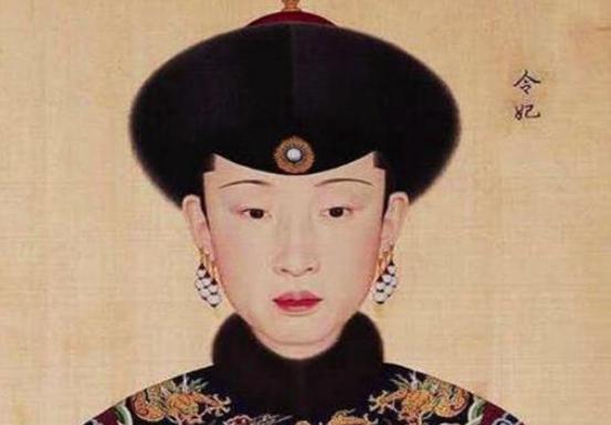 令妃统领后宫10年，乾隆为什么没有立她为后