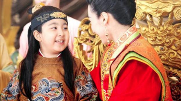 皇帝无子,大臣送来两小孩最后结果如何