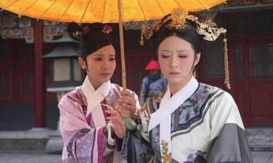 华妃给雍正更衣的时候，为什么要故意玩弄朝珠