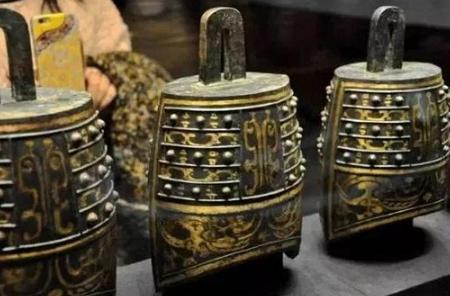 为什么刘贺当了27天皇帝就被霍光废了