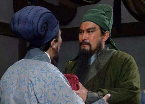 关羽为什么要向投向刘备的马超单挑