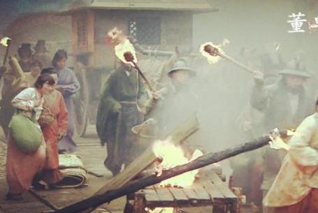 十八路诸侯攻打董卓为什么会失败 难道说董卓太强看了呢