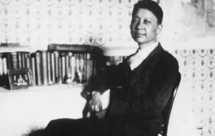 艺术家老舍是怎么死的