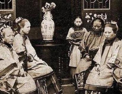 清朝灭亡后的贵族下场如何 他们过得有多惨呢