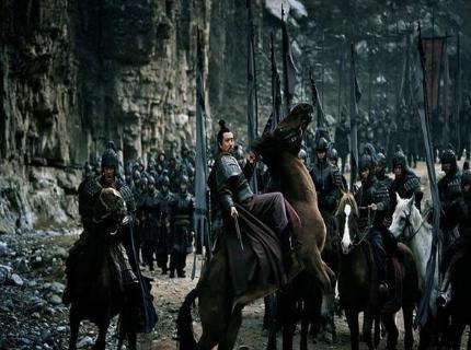 刘备屡战屡败为什么曹操还其视为最大对手呢 这又是为什么呢