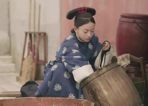 清朝时期，皇宫里的妃子们是如何上厕所的