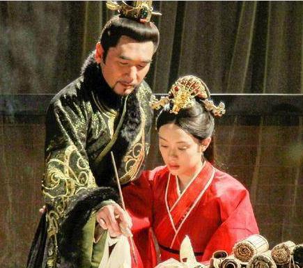 为什么芈月和义渠王所生的儿子都姓赢呢 她为什么要撒谎呢