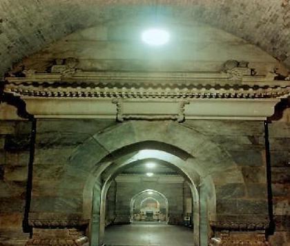 古代皇帝费尽了心思去设置各种机关来保护皇陵 为什么最后还是被盗了呢