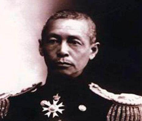 萨镇冰的生平如何