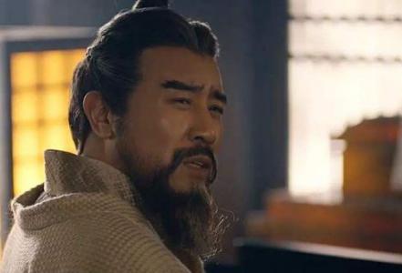 曹操在位时难登帝位,曹丕是如何获取士族信任登上帝位的