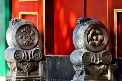 古代的城门都是朝里面开的 这是为什么呢