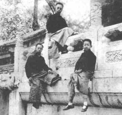 溥仪晚年想领养一个孩子 孤儿院为什么会拒绝溥仪的请求