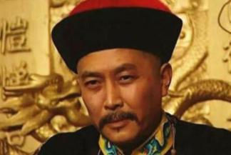 老爹和儿子都很长寿，为什么雍正在位13年就驾崩了