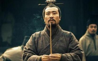 曹操为什么看不起孙策