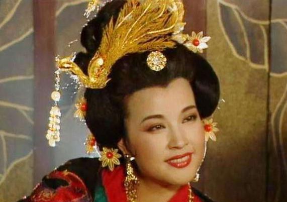 荣国夫人为什么会在四十三岁才嫁人