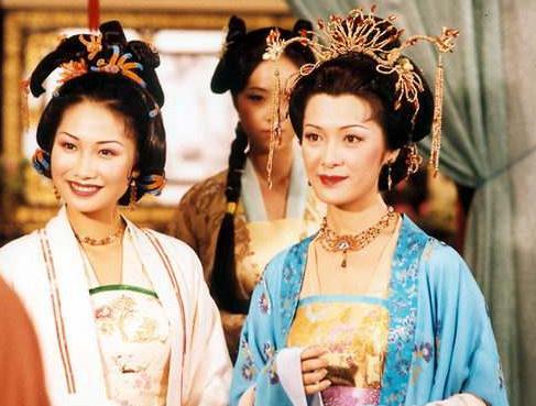 荣国夫人为什么会在四十三岁才嫁人