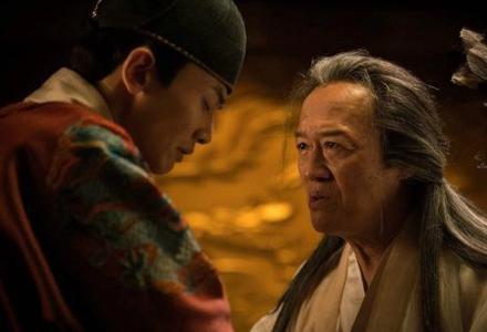 魏忠贤的地位是怎么来的