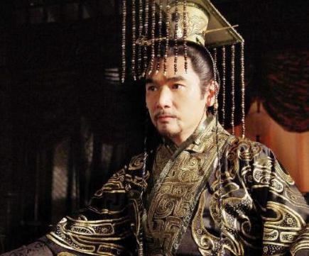 子婴为什么不靠城墙抵挡刘邦而是出城一战呢 只因一个坑儿子的爹