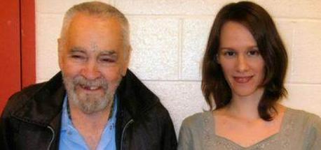 杀人狂魔查尔斯&middot;曼森为什么这么多女粉丝 他到底做了什么事情